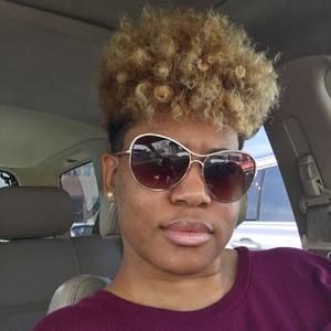 Meet your Posher, Carla